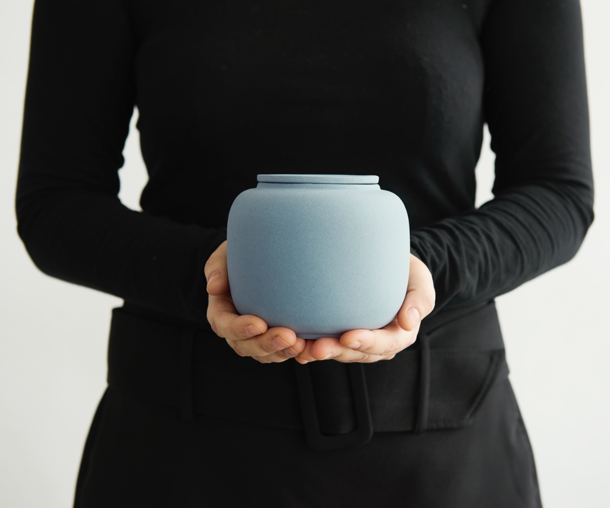 Seres kleine urne — grijsblauw engobe 700 ml
